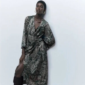New Zara Wrap Printed Dress in Dark Green - Size XS